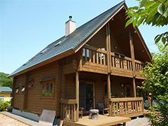 壁と屋根の塗替え後